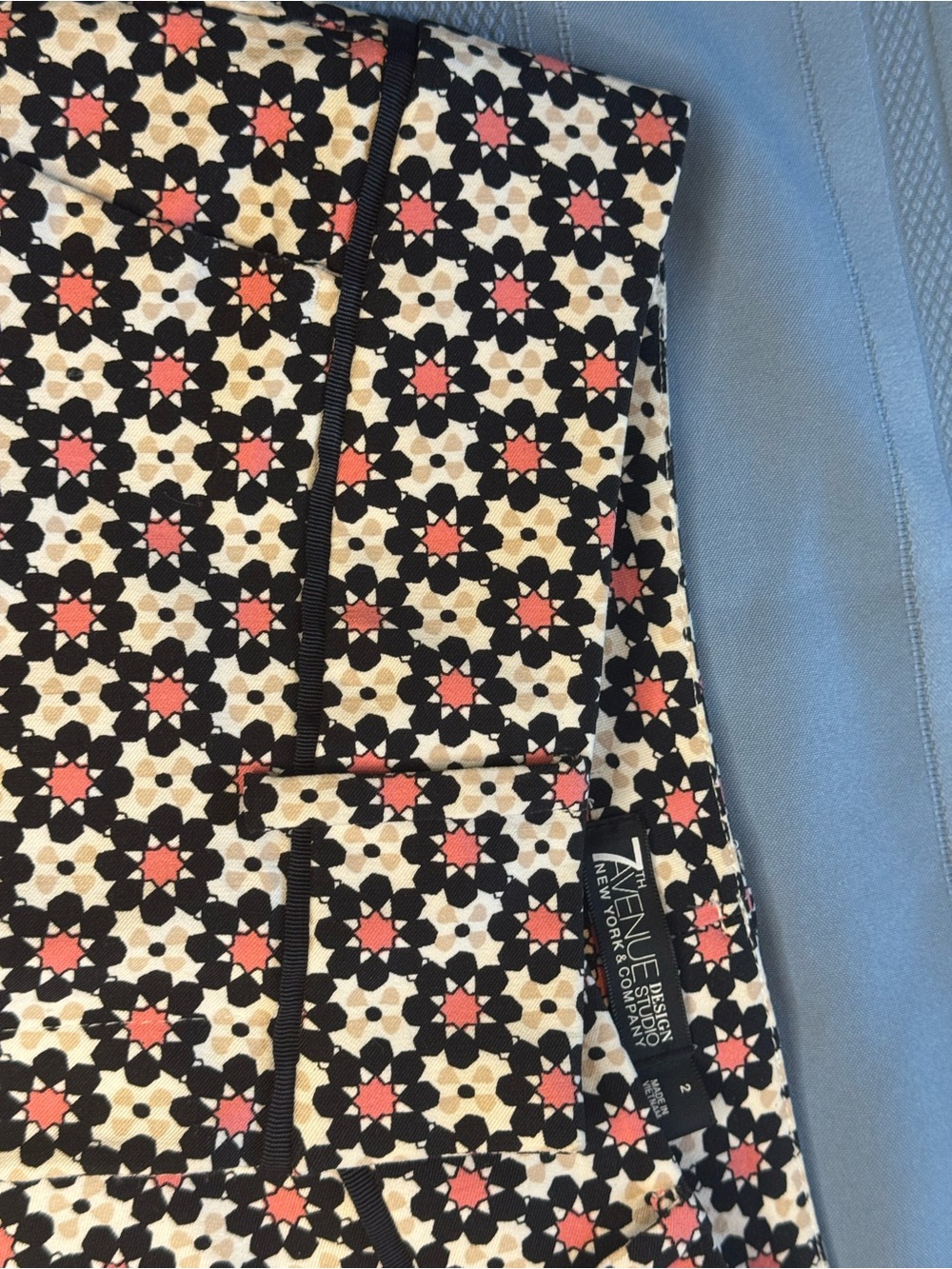 New York & Company Black Floral-Print High Waist Shorts with Coral Accents - Picture 4 of 6